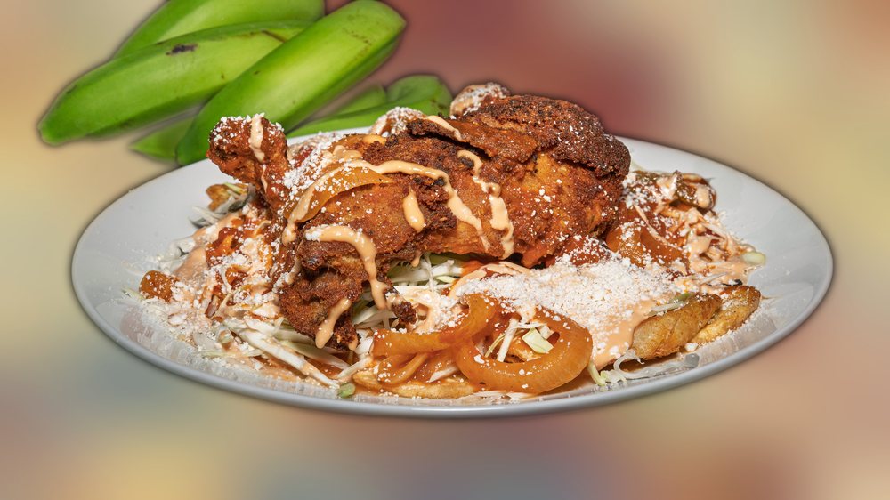 Pollo con Tajadas