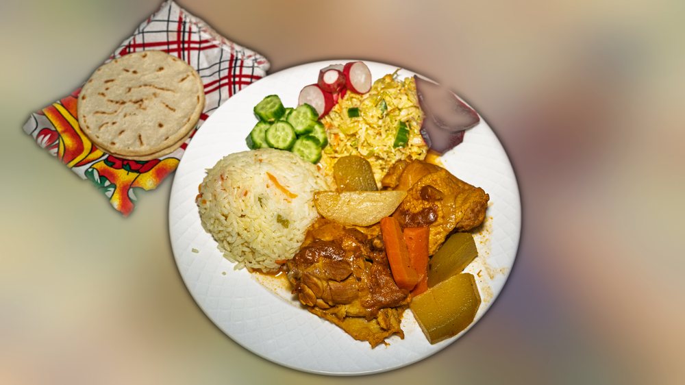 Pollo Guisado